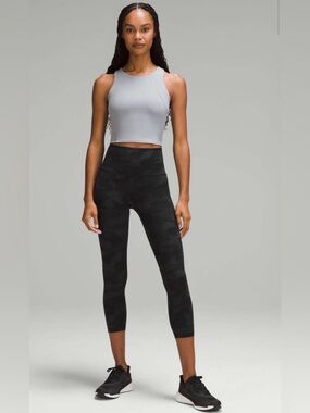 • Lululemon Wunder Train High-Rise Crop with Pockets